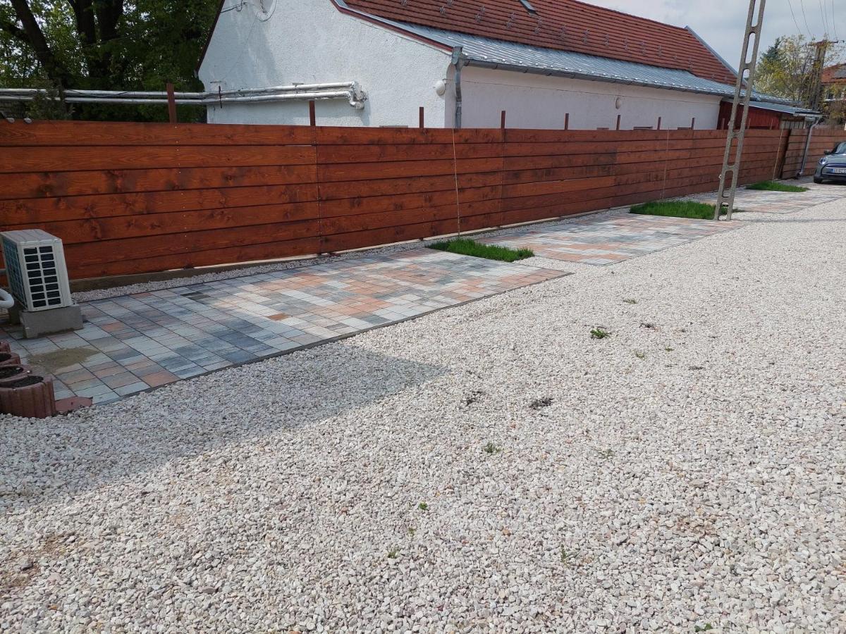 Appartement Szent Bernat Vendeghaz à Veszprém Extérieur photo