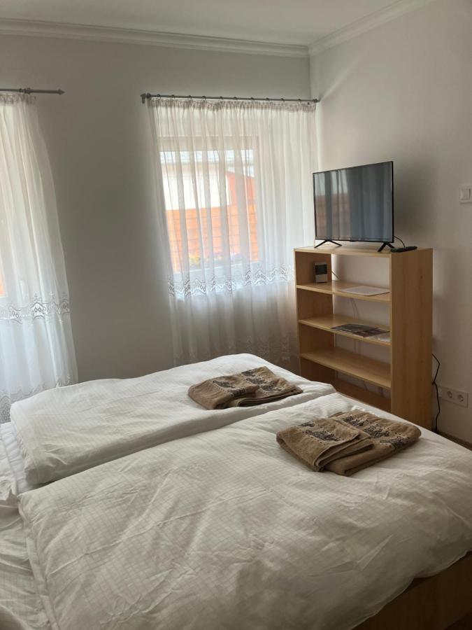 Appartement Szent Bernat Vendeghaz à Veszprém Extérieur photo
